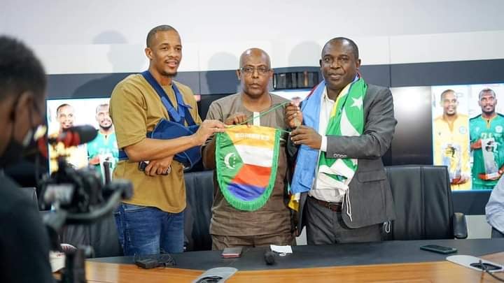 image Ben Boina accueilli en héros à Comores Telecom