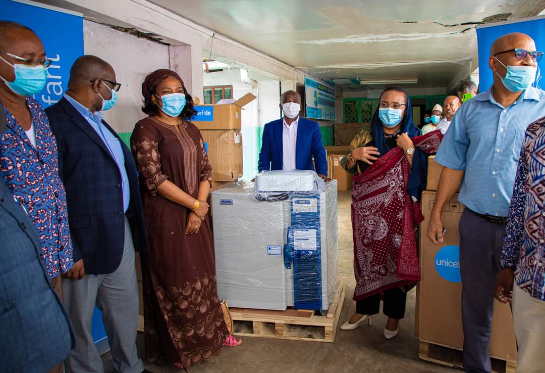 image L’Unicef a remis des ultras-congélateurs au ministère de la santé