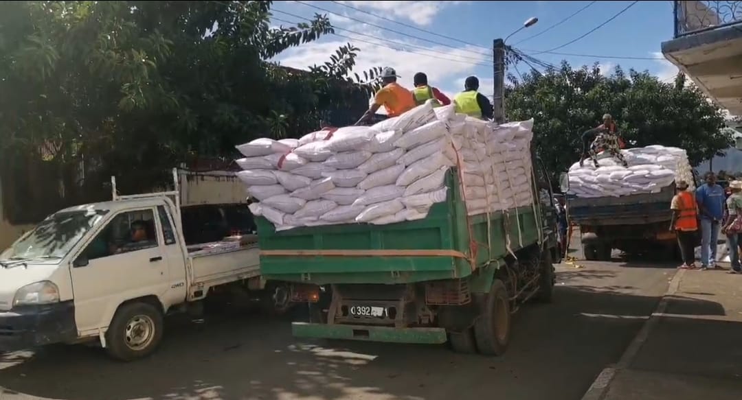 image Dépotage du riz ordinaire à Anjouan: 70 conteneurs commencent à sortir du port de Mutsamudu
