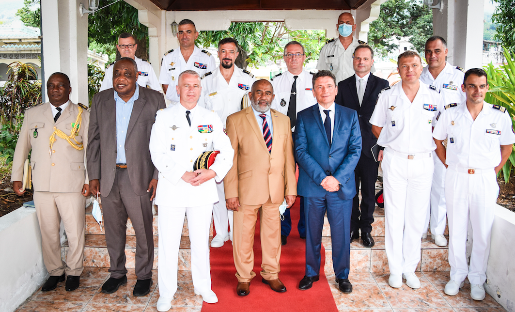 image Coopération militaire dans l'océan indien: Le général Laurent Cluzel reçu à Beit Salam