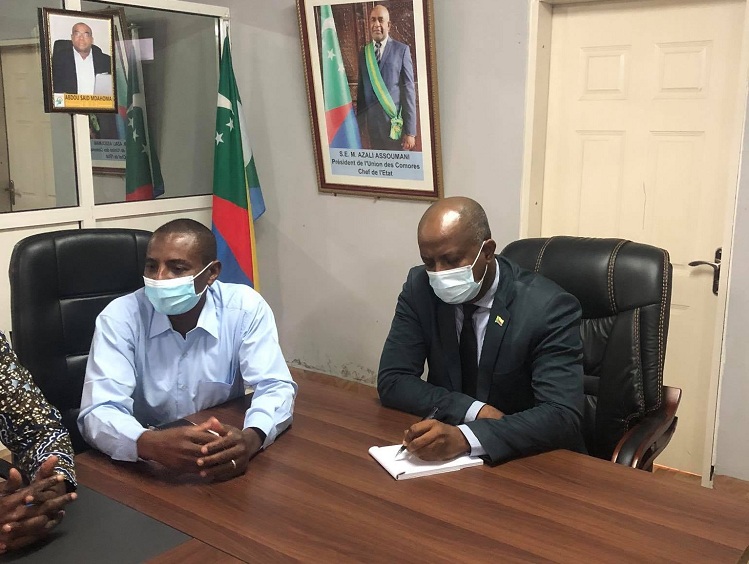 image Message à Monsieur le Directeur…