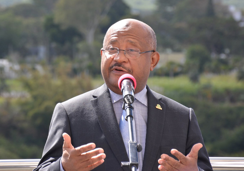 Boléro sous l'œil des gendarmes