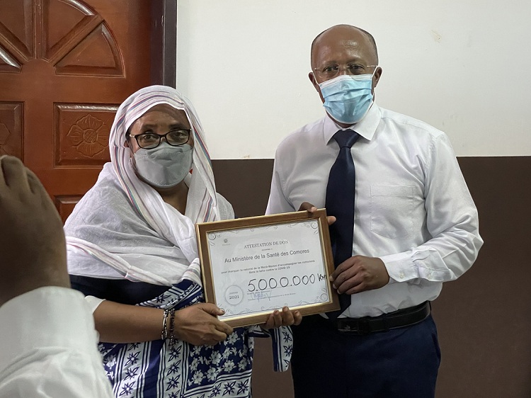 image La Meck Moroni remet un don au ministère de la santé