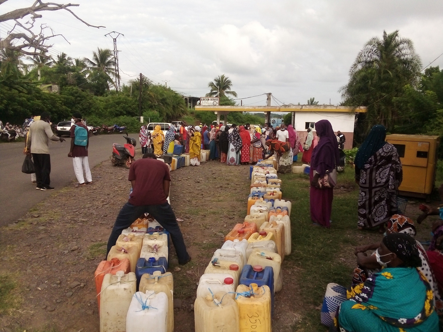 Ventes des produits pétroliers:  Interdiction aux stations services de toute vente par jerricans