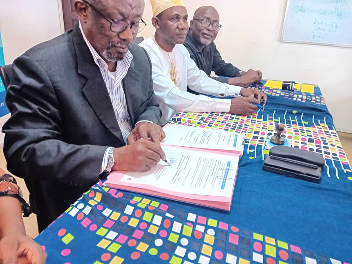 image El-maarouf et l’AMG signent une convention