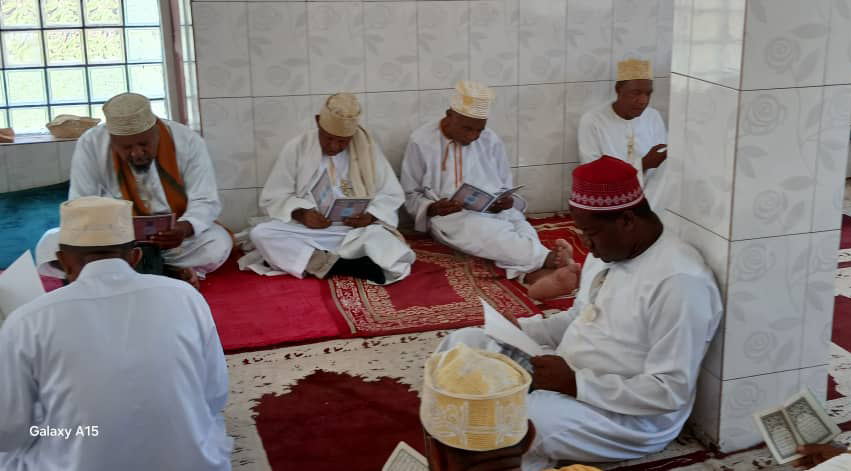 image Cérémonie de recueillement :  Hommage à Omar Tamou à Fomboni