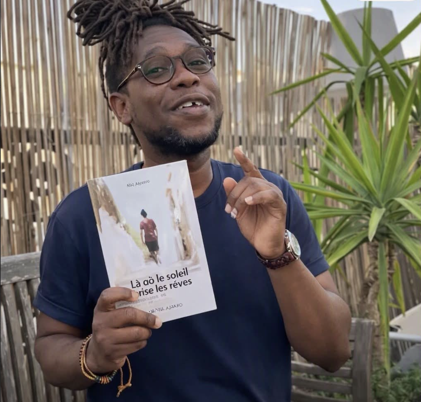 Littérature :  L’artiste Mo Absoir publie son premier ouvrage