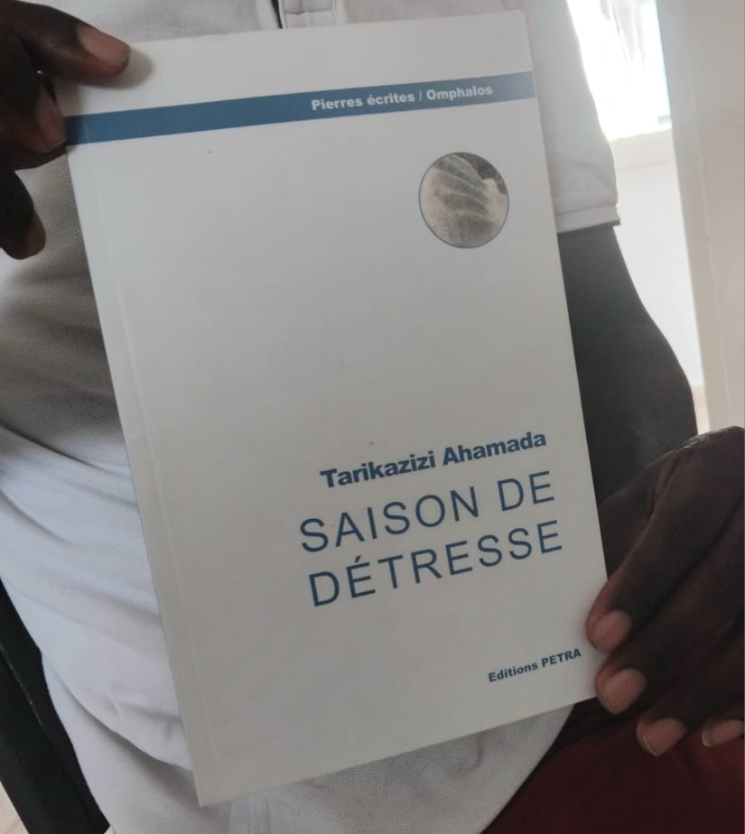 Littérature :  Tarikazizi donne une voix poétique aux blessures de notre Archipel