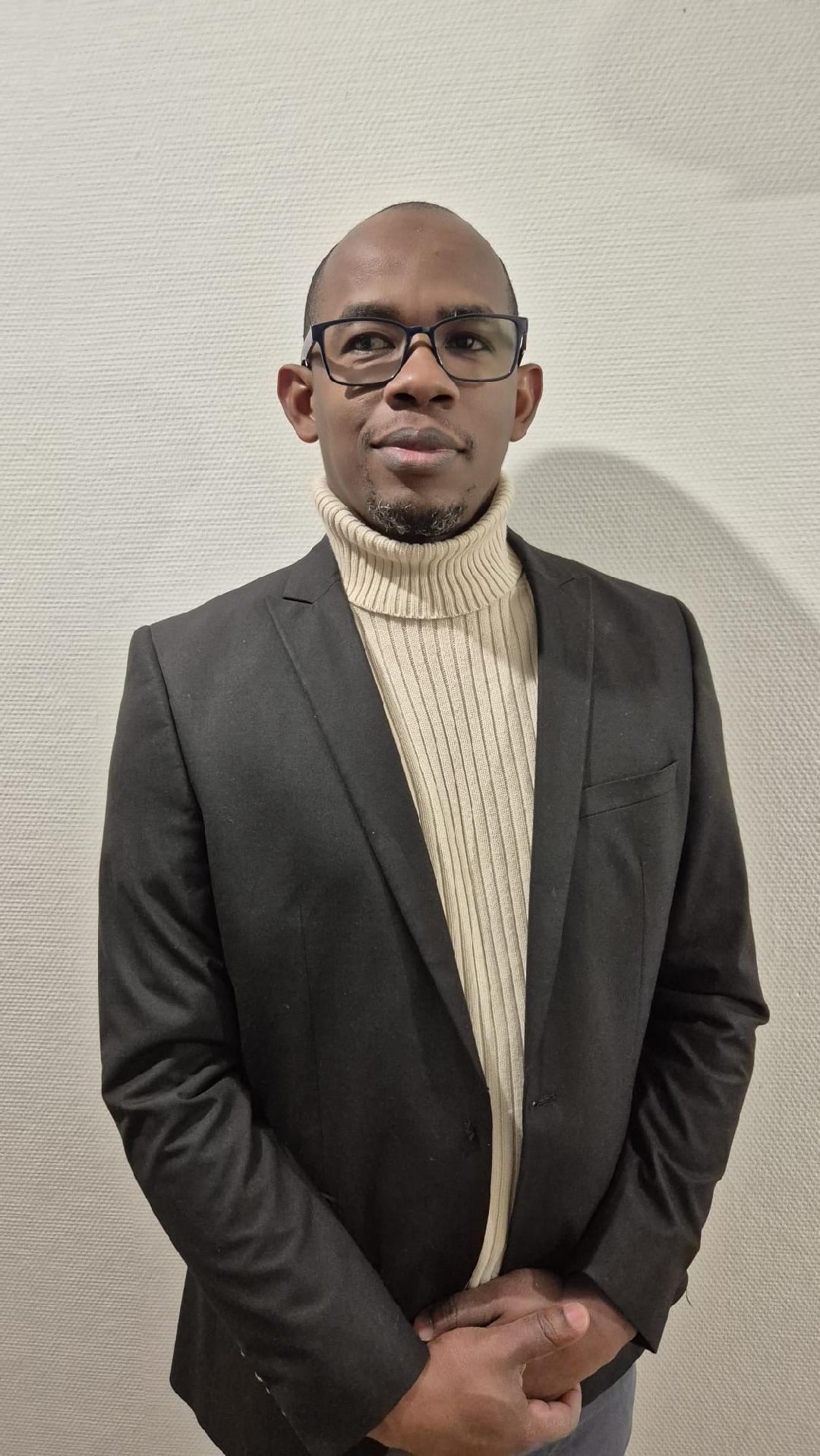 Littérature : Abdallah Zaki, dessine les ponts de la République