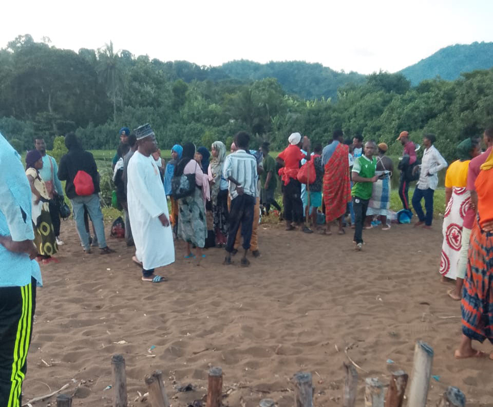 image Des migrants abandonnés sur une plage à Mohéli: Entre détresse humanitaire et incertitude