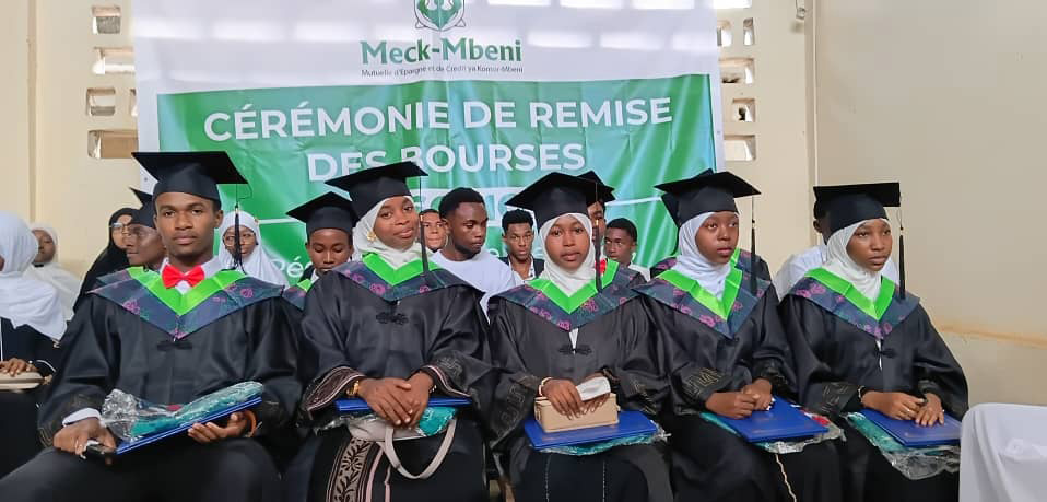 Éducation :  La Meck Mbeni accompagne dix bacheliers jusqu’à la Licence