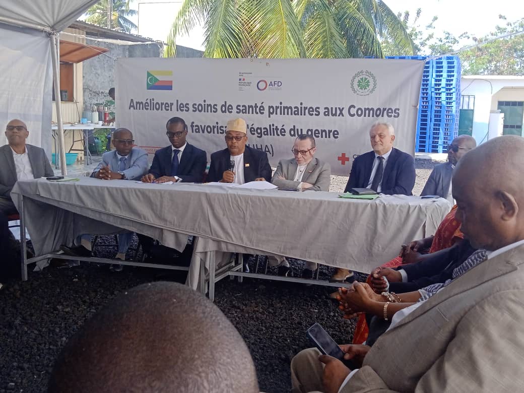 image Santé - Projet SUHA :  Remise d’équipements biomédicaux aux centres de santé