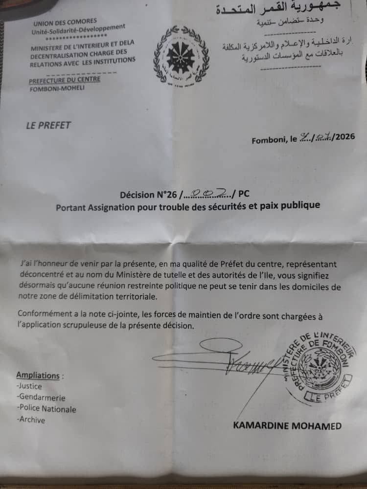 image Fomboni : Quand le préfet fourre son nez dans la sphère privée