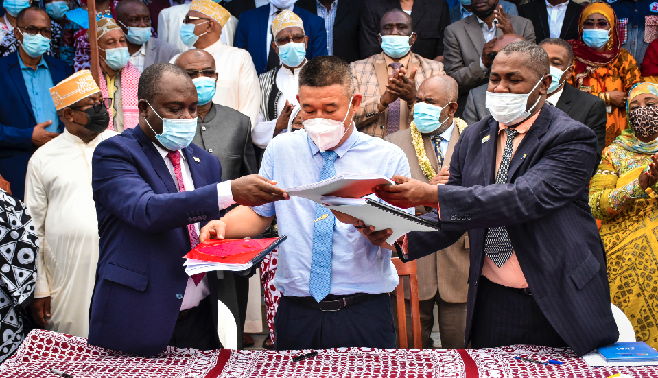 image Un milliard de francs pour la voirie de Mutsamudu