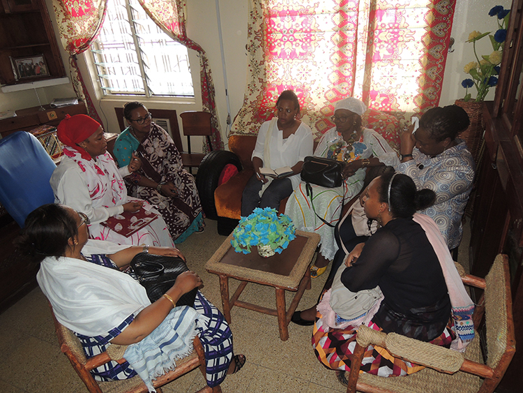 image Visite de la Directrice régionale de UNWomen (ONU Femmes) à Moroni Mme Rahmatou Goulam reste impatiente