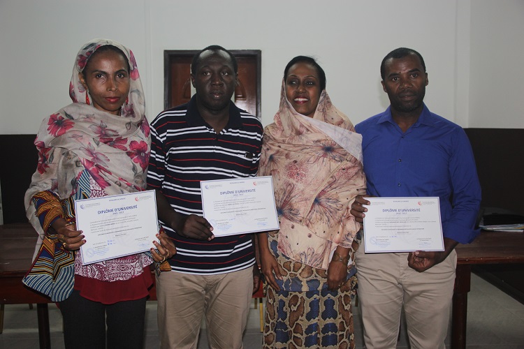 image Santé publique / Remise de diplômes à des boursiers comoriens formés au Maroc