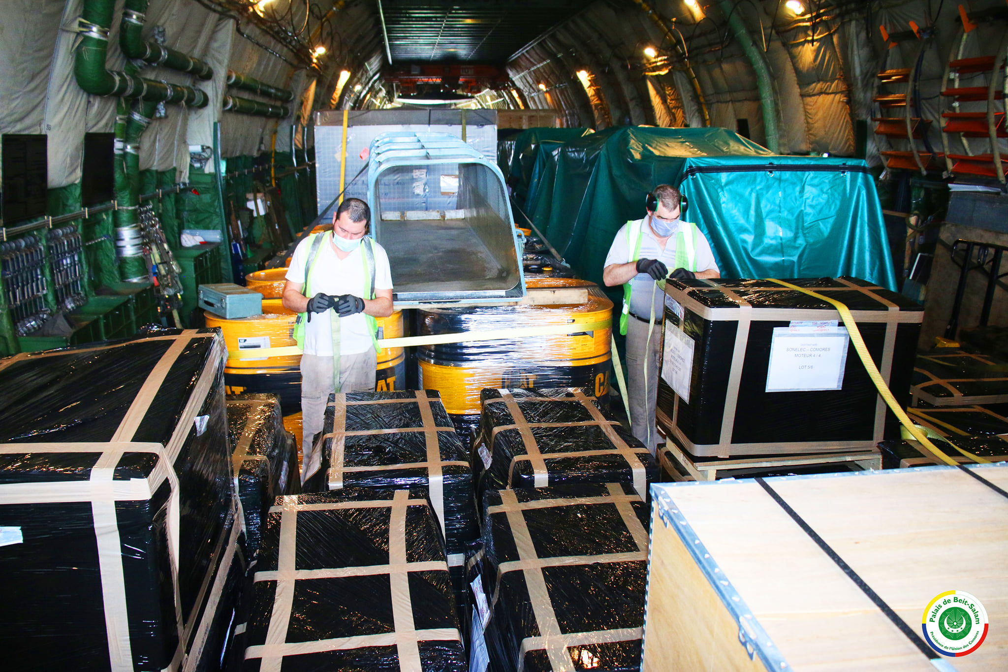 image Arrivée des trois groupes électrogènes de la Sonelec