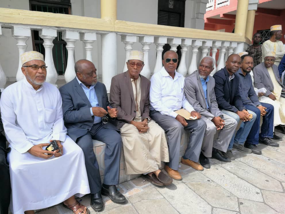 image Rassemblement de l’Union de l’Opposition à Moroni  / Les force de la gendarmerie disperse le meeting de la Place Badjanani