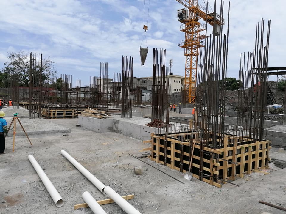 image Travaux du centre hospitalier de référence d’El-Maarouf /  Aucun retard sur le chantier