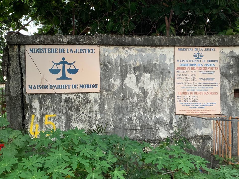 image 17 prisonniers graciés par le chef de l’État