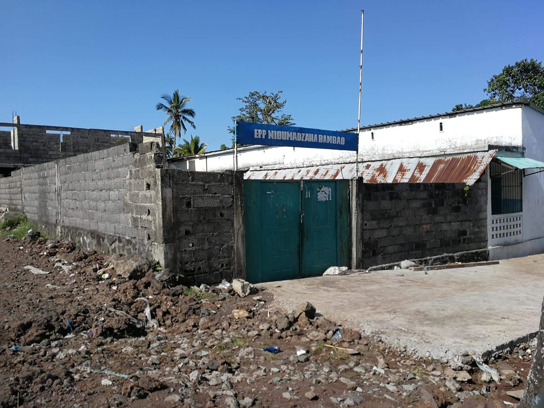 image Deux mineurs arrêtés et relâchés après des pompes