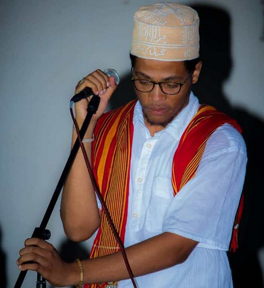 image Rahim Elhad Ahamada : « Partager mon art au-delà des frontières »