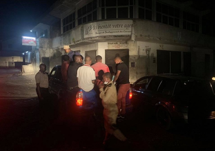 image Le couvre-feu reporté à 23h, les mosquées rouvertes sous conditions
