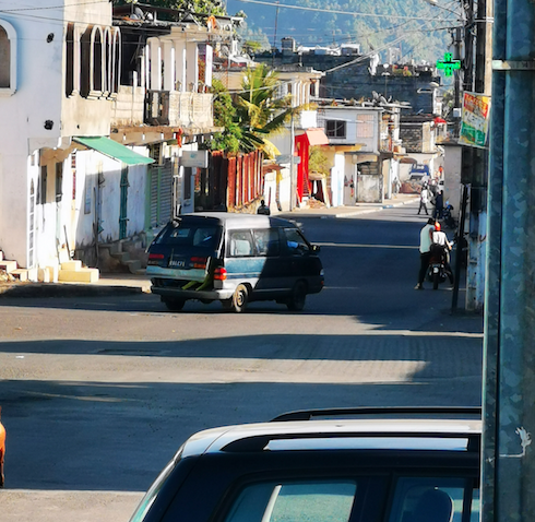 image Transport en commun: Une grève sans préavis divise les taximans d’Anjouan 